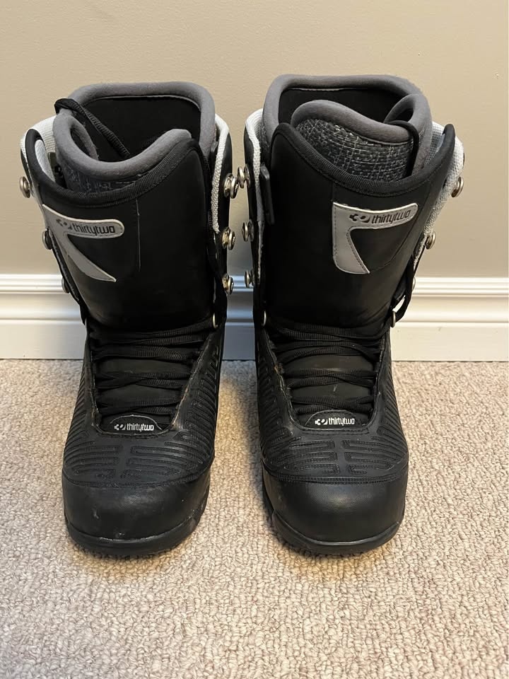 Thirty Two Snowboard Boots - Men's Size 9.5 - photo 2