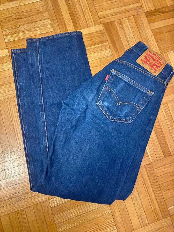 Levi 501 Jeans - Size 28x34