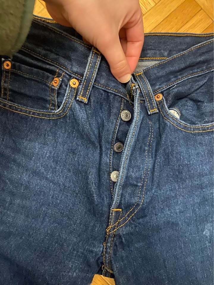 Levi 501 Jeans - Size 28x34 - photo 3