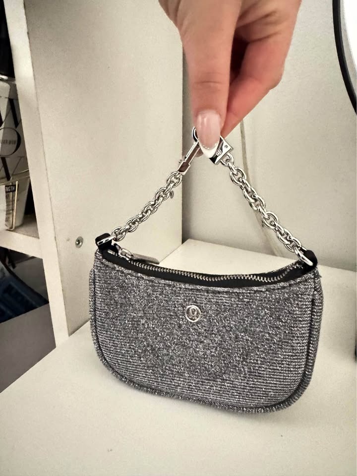 Lululemon City Essentials Nano Shoulder Bag - Silver