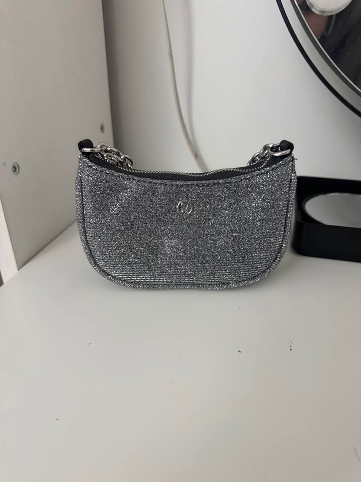 Lululemon City Essentials Nano Shoulder Bag - Silver - photo 3