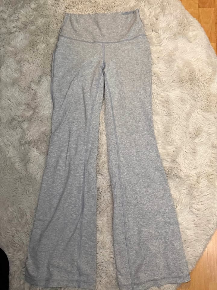 Grey Aritzia TNA Leggings - Size Small