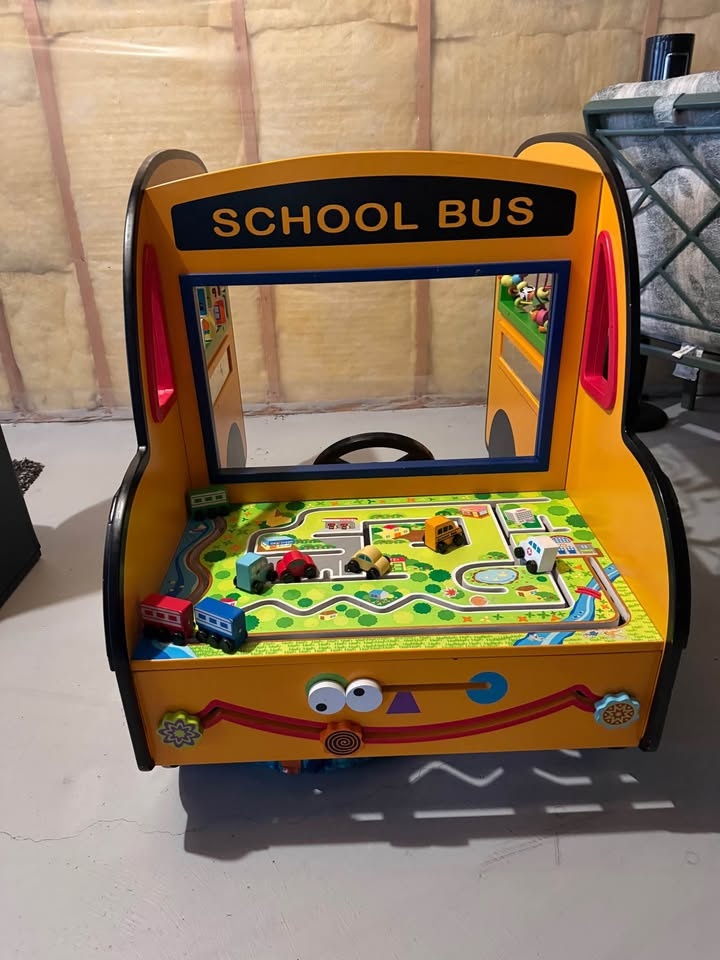 Kids School Bus Activity Play Table - photo 2