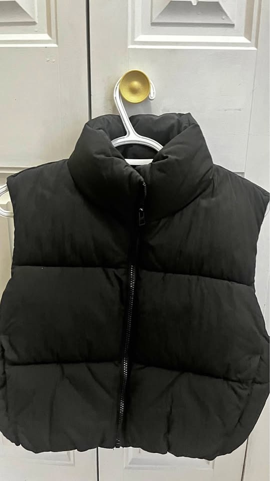 H&M Women's Puffer Vest Lightweight & Warm Size S