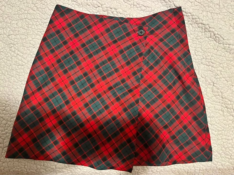 H&M Red & Green Plaid Skirt Women’s XS / Youth 12