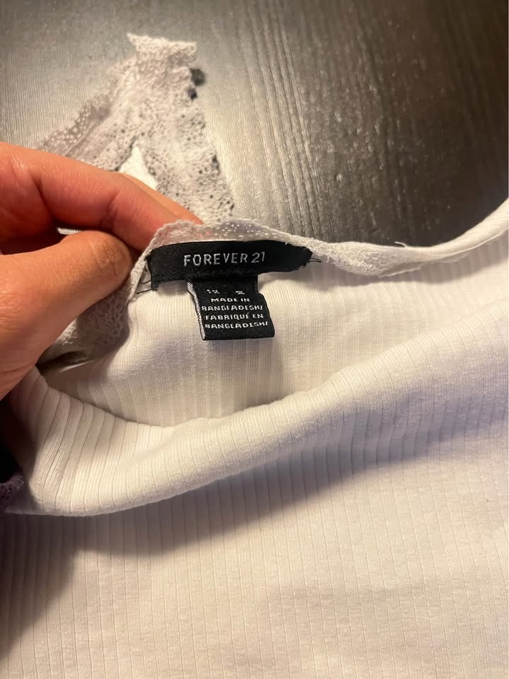Forever 21 White Striped Shirt – size M - photo 2