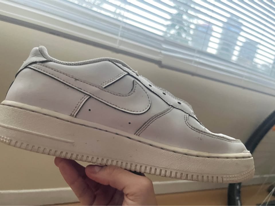 White Nike Air Sneakers – Size 7–7.5 | Good Condition - photo 3