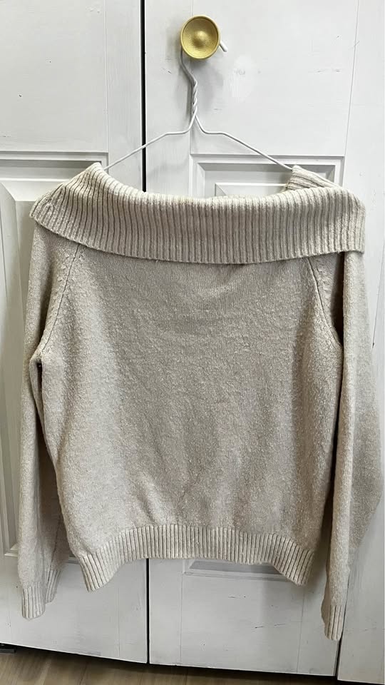 H&M Women’s White Sweater – Soft & Cozy Knit Size S–M