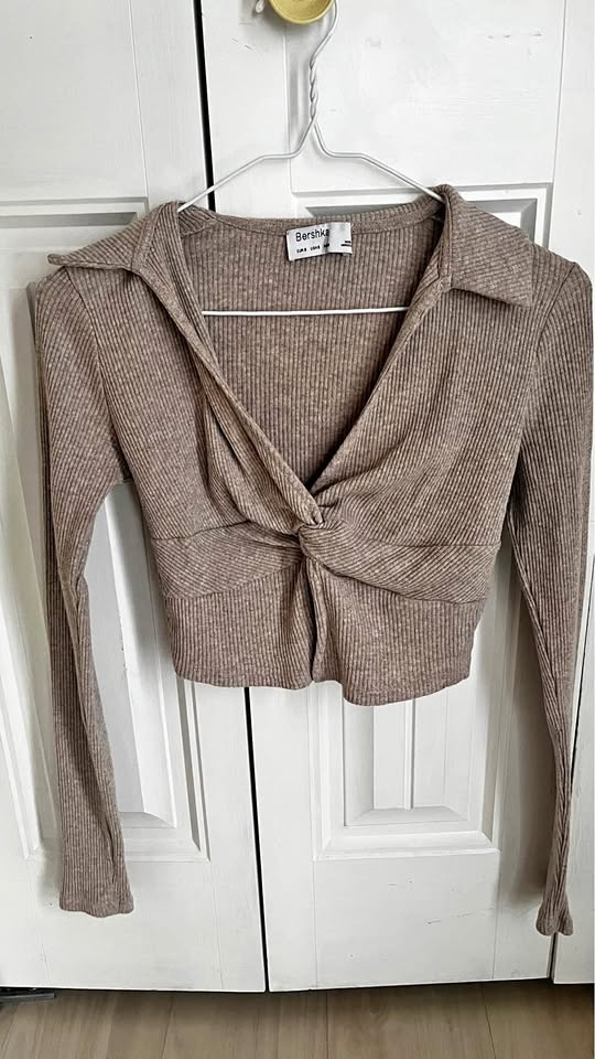 Bershka Women's Ribbed Long Sleeve Top - Size S