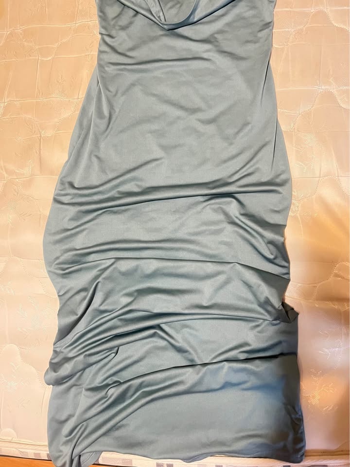 Beautiful Long Forever 21 Satin Dress - Light Blue (Size L) - photo 3