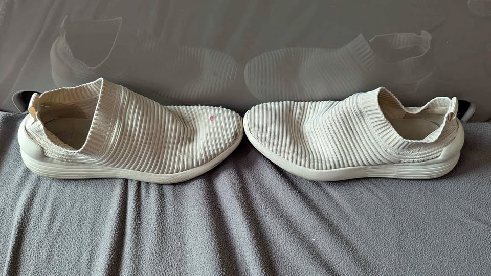 Women's slip ons Size 8 US