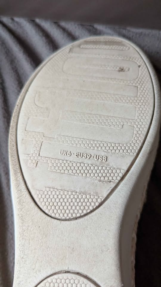 Women's Slip On Sneakers Size 8 US - photo 2