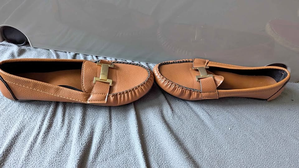 Women's Flats Size 9 US