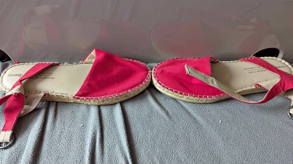 Women's Slippers Size 9 US