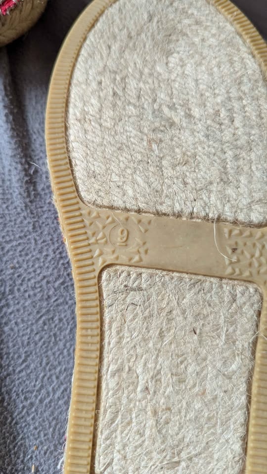 Women's Slippers Size 9 US - photo 2