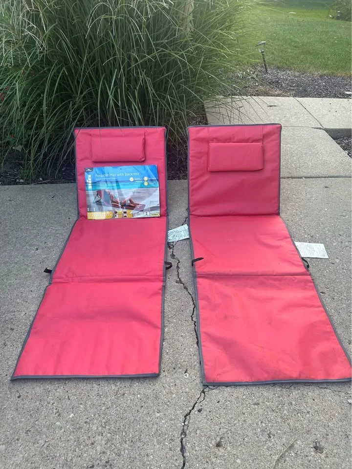 Foldable Beach Mat w/ Backrest image indicator(2)