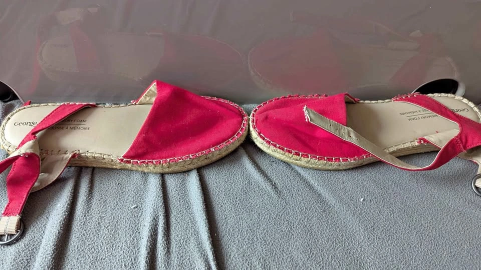 Women's slippers size 9 US