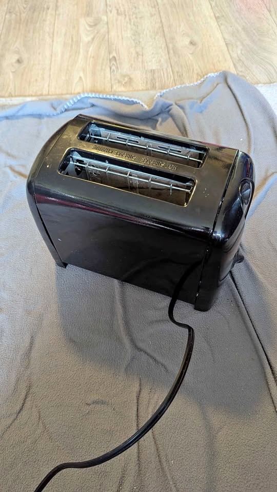 Two slice toaster