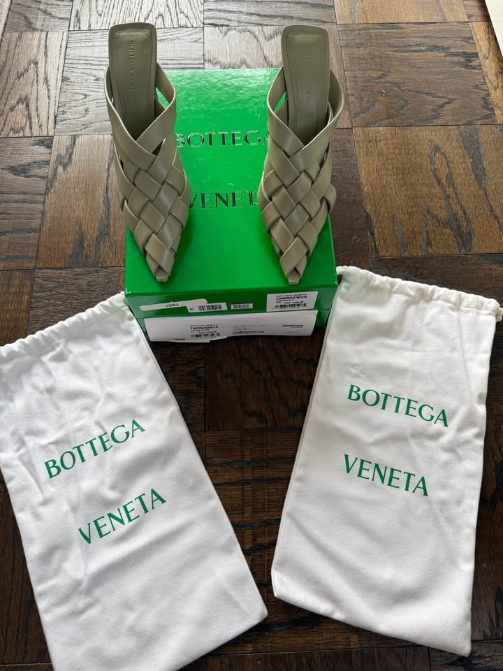 Bottega Veneta Pumps - Size 37.5 - photo 2