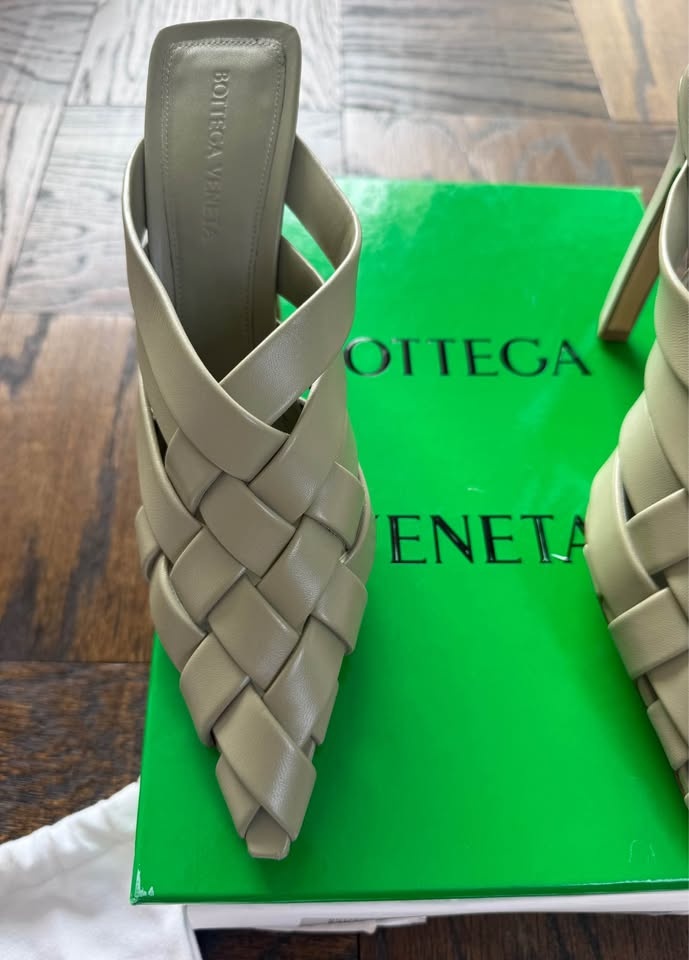 Bottega Veneta Pumps - Size 37.5 - photo 5