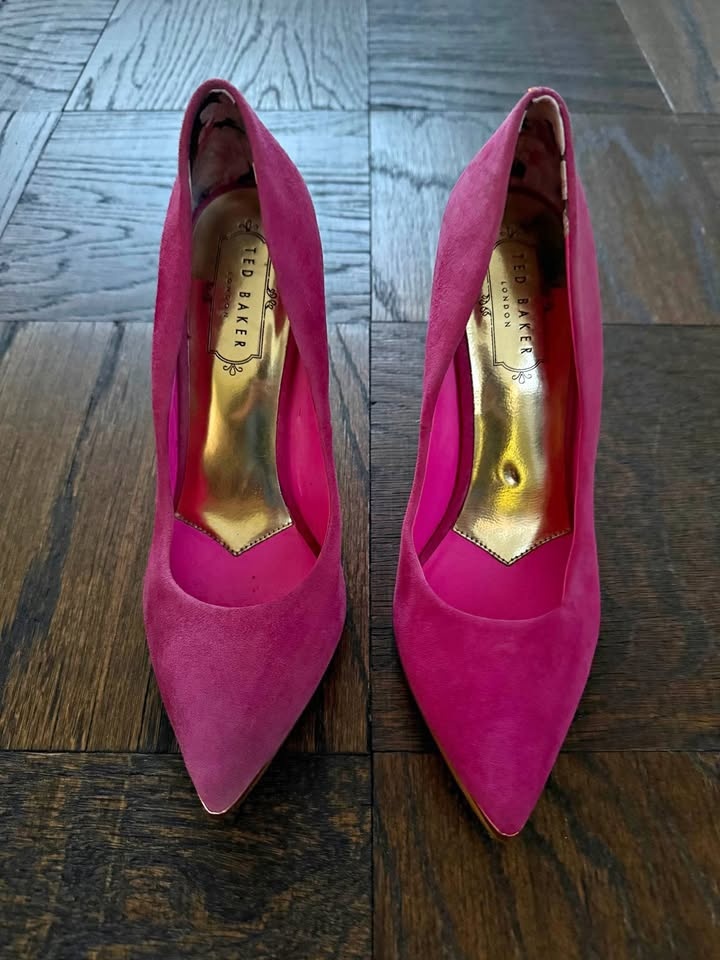 Ted Baker Elvena Pink Suede Pumps Size 37