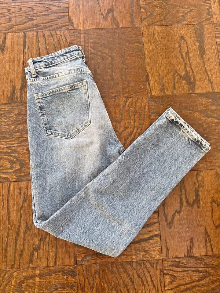 Zara Women's Mom Fit Jeans - Size 6