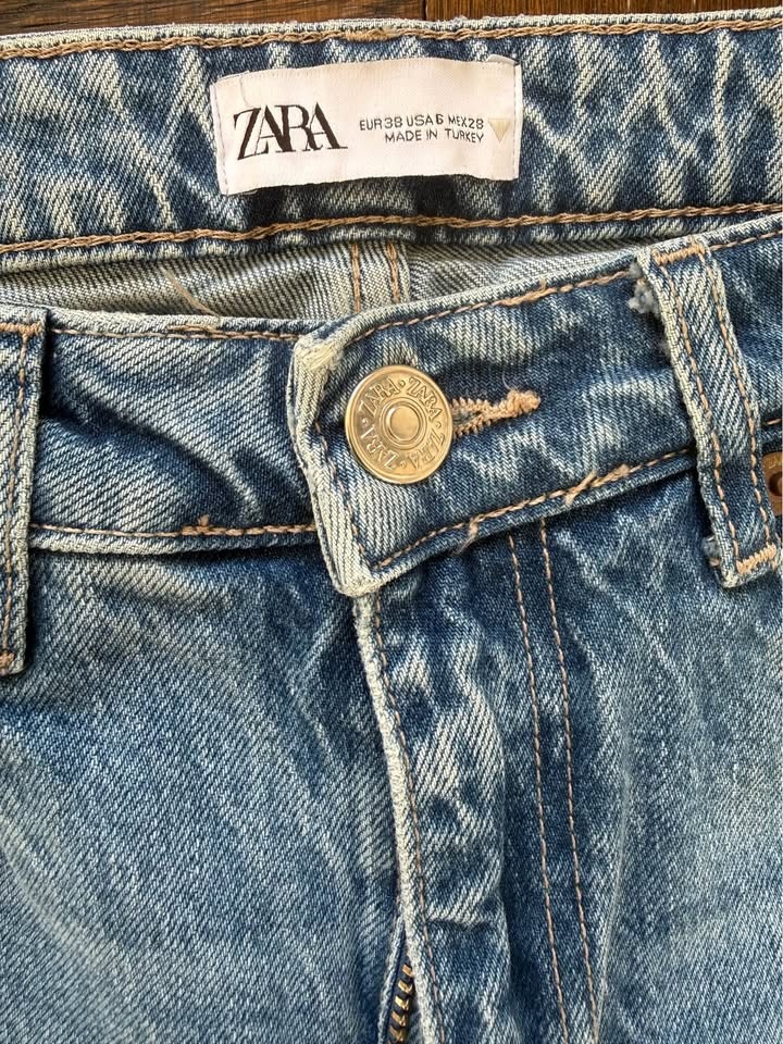 Zara Women's Mom Fit Jeans - Size 6 - photo 4