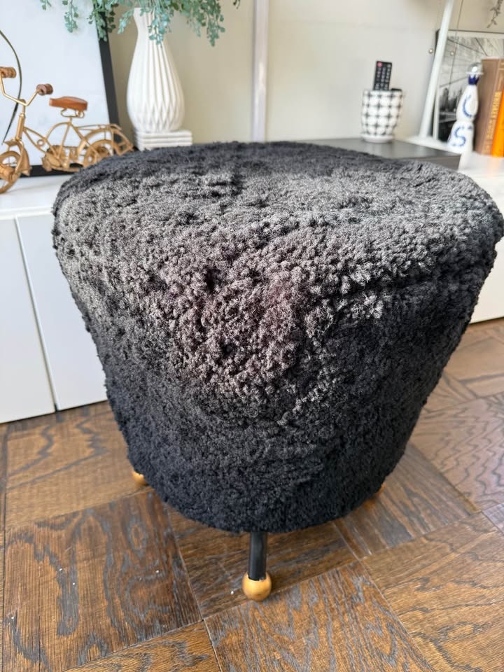 Sheepskin Ottoman - Black - photo 3