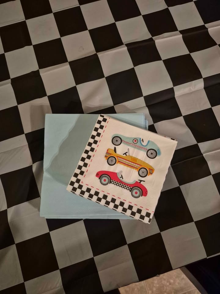 "Two Fast" Birthday Decorations - photo 2