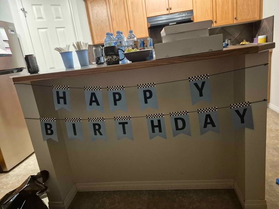 "Two Fast" Birthday Decorations - photo 5