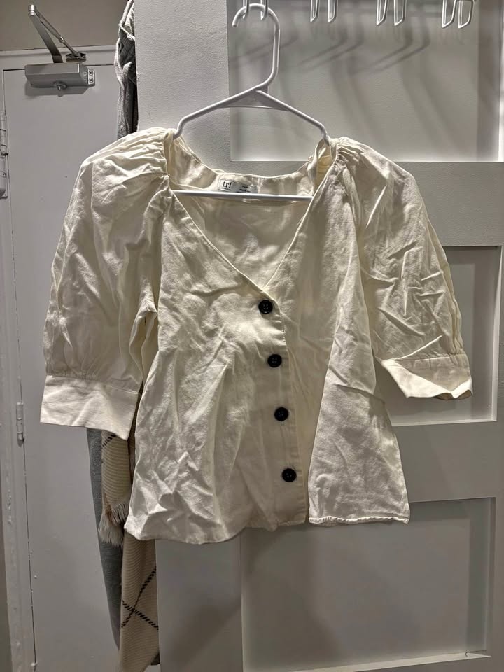 Pre loved. Downtown toronto pickup only.