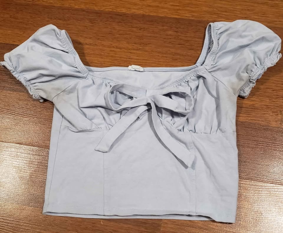 Pale Blue Puff Sleeve Crop Top - Size P/S - photo 2
