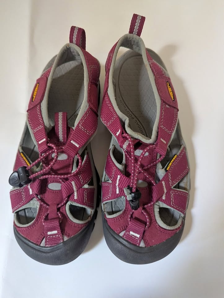 Keen Women’s Sandals Size 6.5