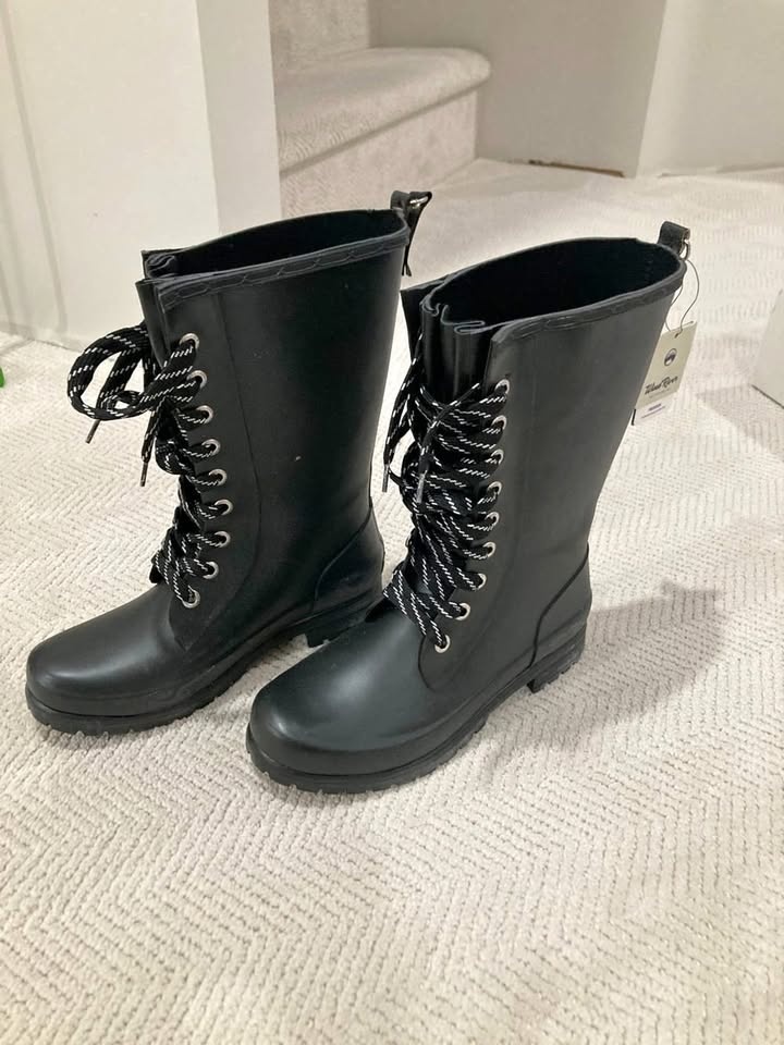 (Size 8) WindRiver Women's Rubber Upper Boots
