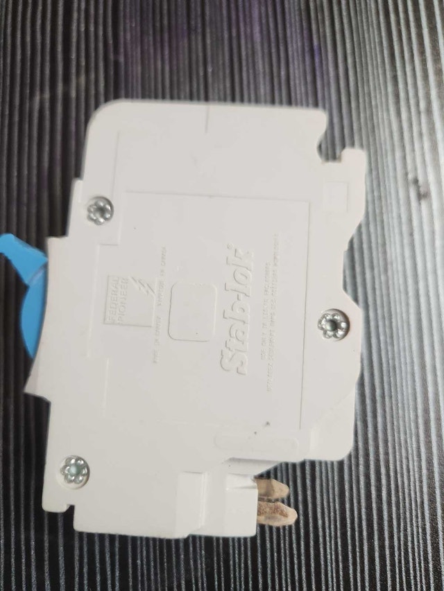 Federal Pioneer Stab-Lok 15 Amp / 2-Pole Circuit Breaker - photo 3
