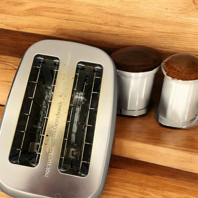 2-Slice Toaster - photo 2