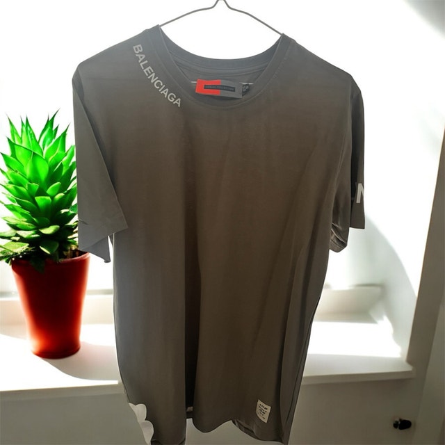 Balenciaga T-shirt - Medium - Khaki