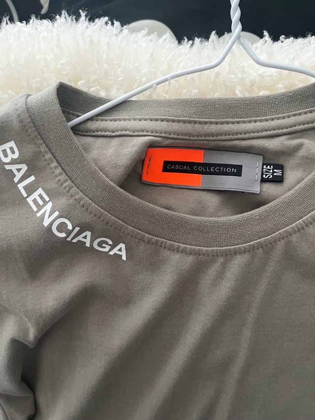 Balenciaga T-shirt - Medium - Khaki - photo 2