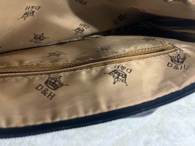 D&H Crossbody Bag - photo 3