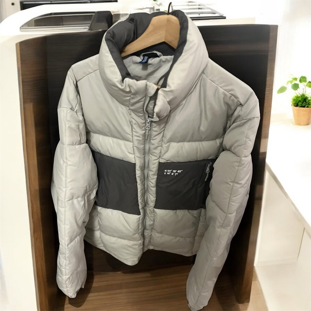 H&M Divided Puffer Jacket - Size Large - photo 4