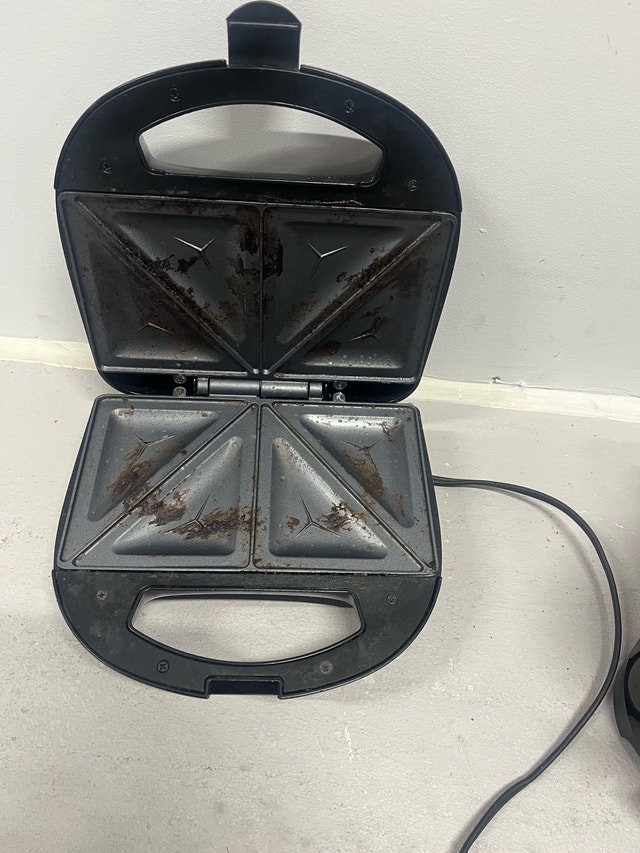 Toastmaster Sandwich Maker - photo 3