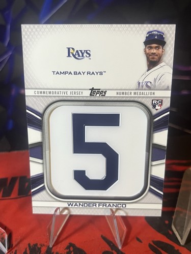 2022 Topps Series 1 Wander Franco Medallion & Stars of MLB - photo 4