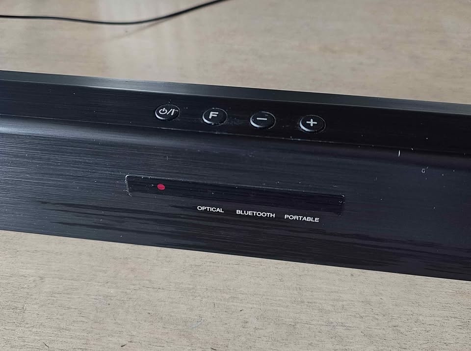 LG 2.1ch 300W Sound Bar with Wireless Subwoofer & Bluetooth - photo 5