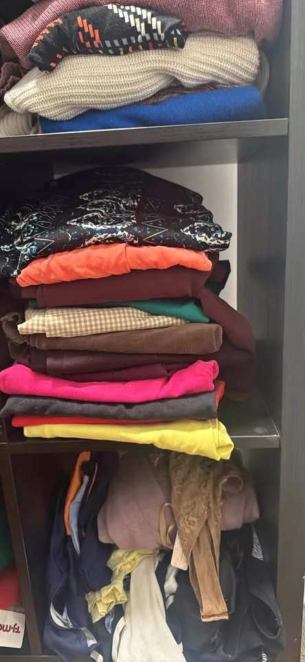 Bulk clothes! Cheap sale! TODAY ONLY Hells Kitchen thumbnail