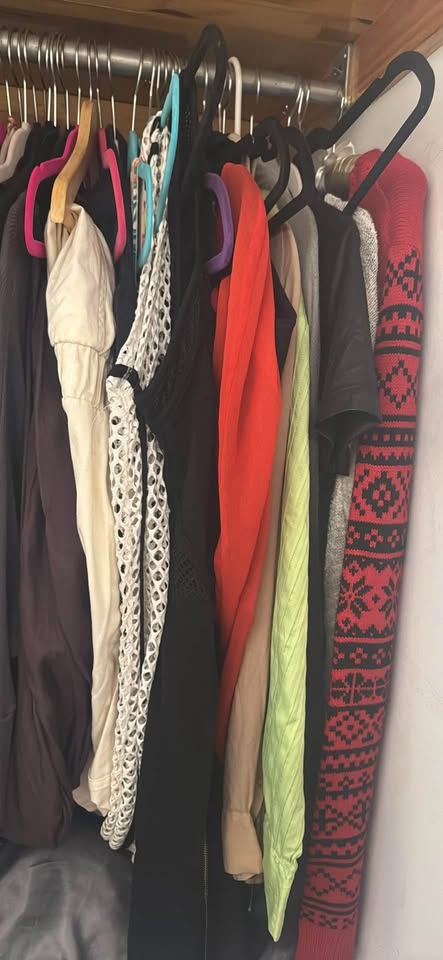 Bulk clothes! Cheap sale! TODAY ONLY Hells Kitchen - photo 5