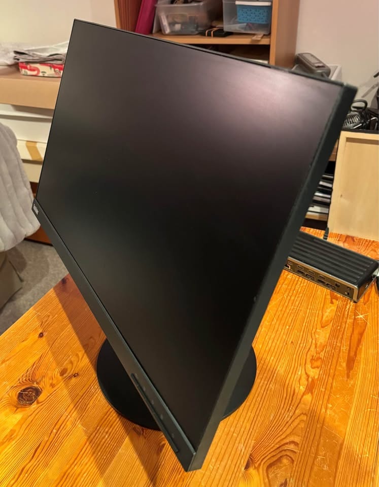 Lenovo ThinkVision T24i-10 24" IPS Monitor | Adjustable Stand - photo 2