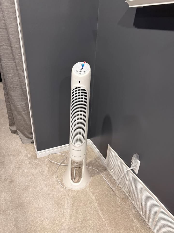 Portable Tower fan. - photo 3
