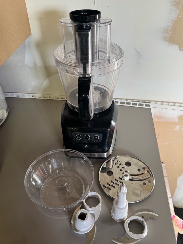 Black and Decker Food Processor - photo 2