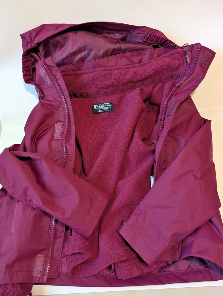 Water resistant jacket with inner fleece