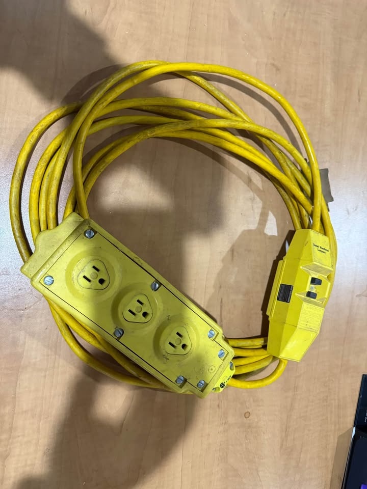 Woodhead Industrial Portable Outlet Box - photo 2